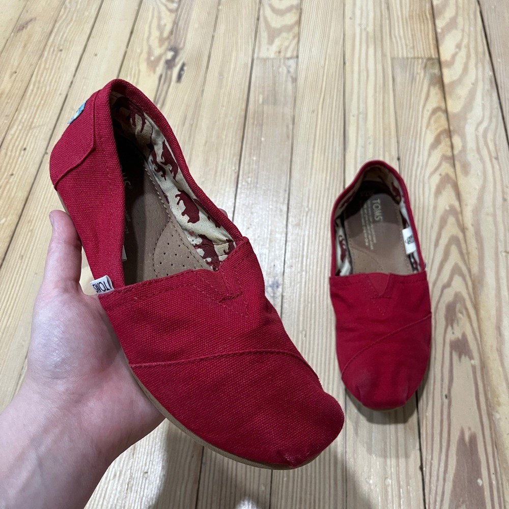 TOMS Alpargata Slip On Shoes Womens 7.5 Red Canvas Classic Flats Comfort casual